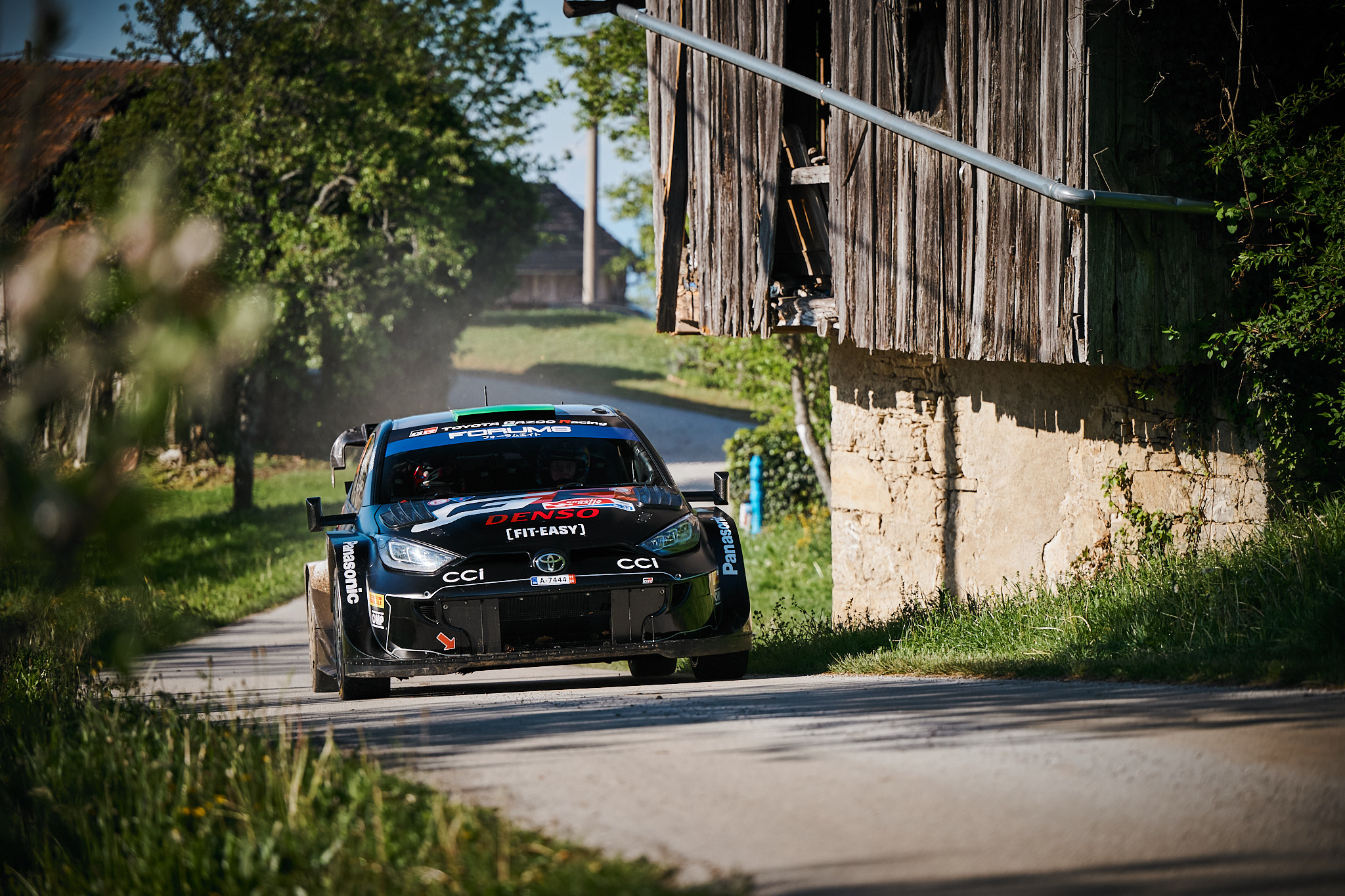 Neuville and Evans are even! - 2