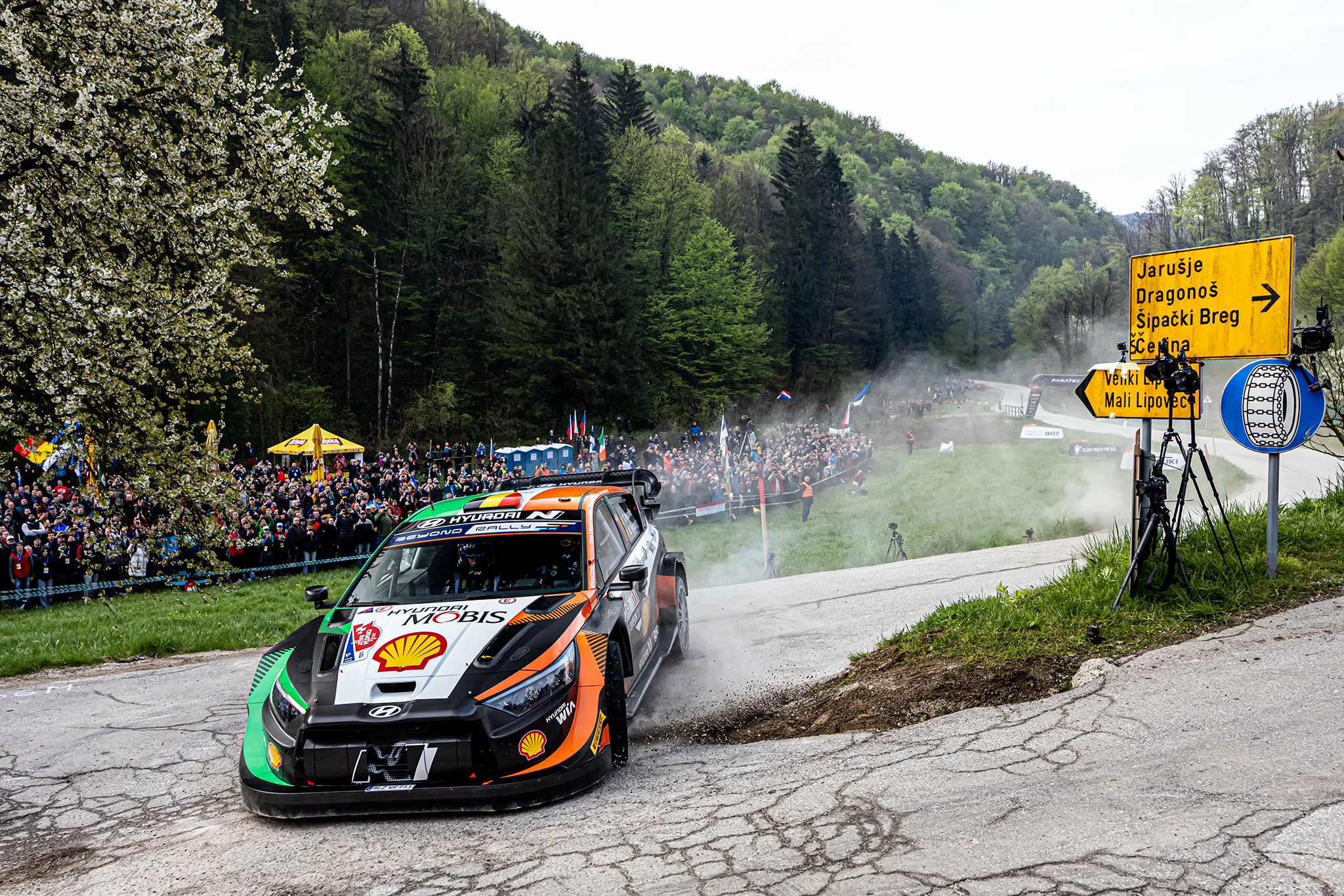 Drama za Ogiera, Neuville preuzeo vodstvo - 2