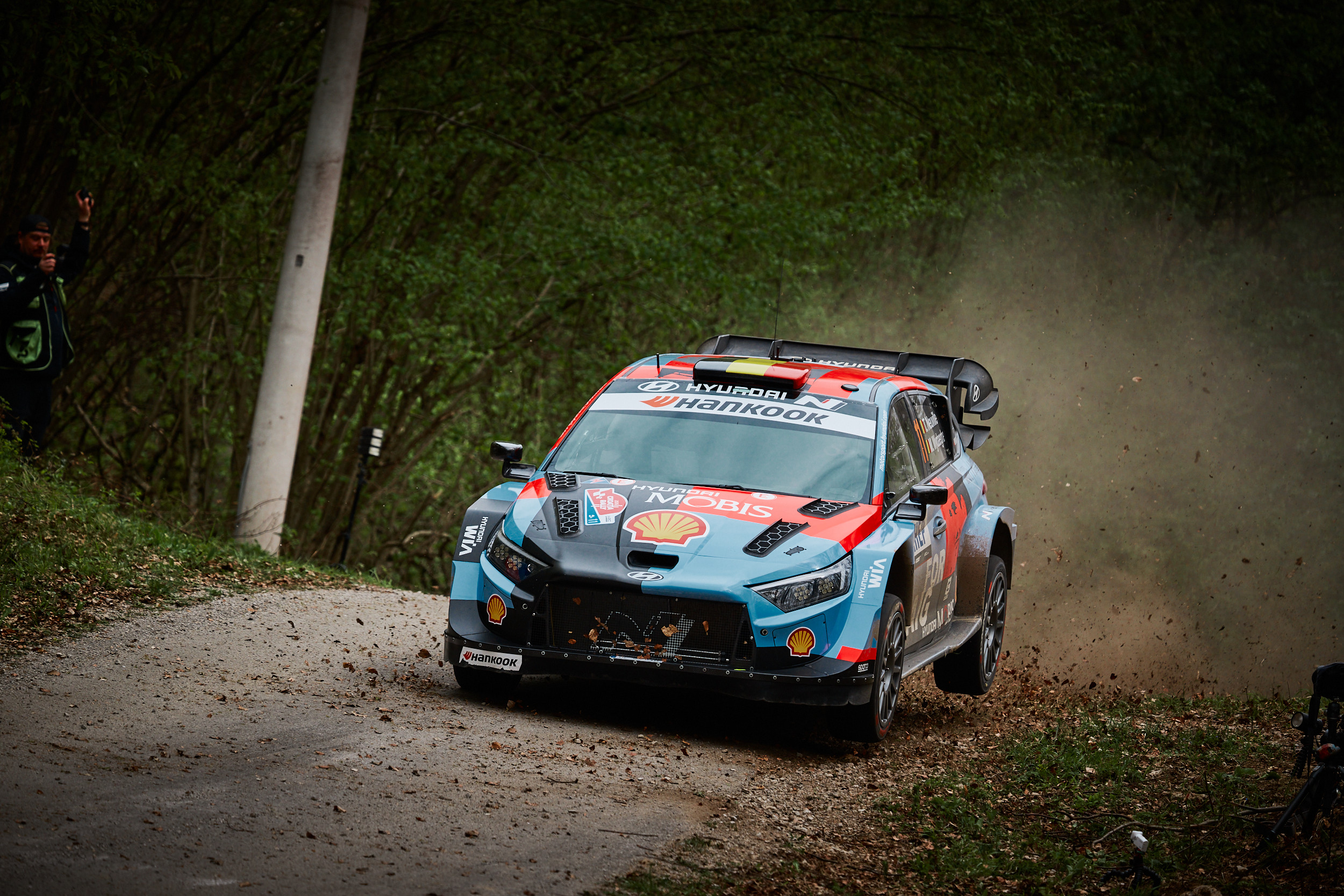 Neuville in command following stage 14 drama - 2