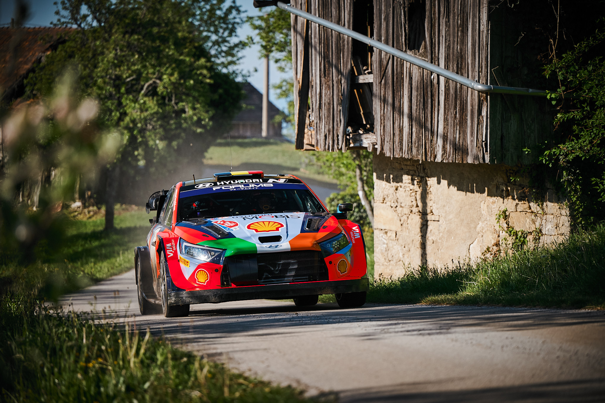 Neuville holds a lead after first four stages - 2
